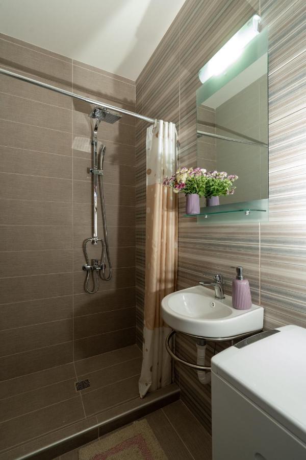 Comfy & Stylish Apt In Ioannina Exterior foto